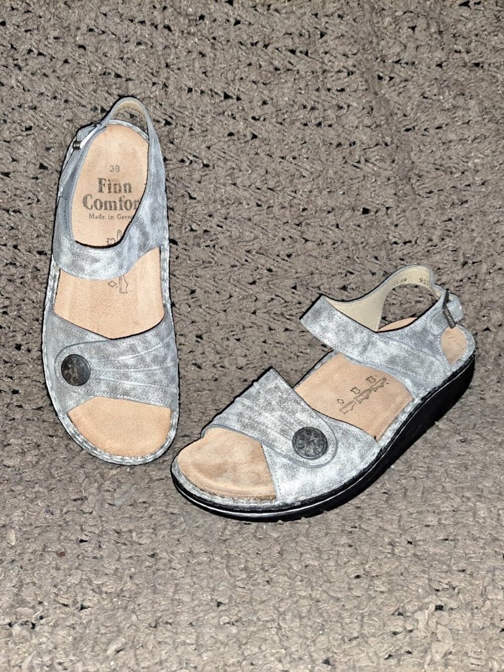 FINN COMFORT-Sausalito Sandal-Silver Metallic Leather-Strappy Comfort-Sz 39-NWOB
